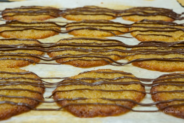 modest lace cookies n