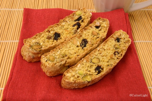 pistachio cherry biscotti_n