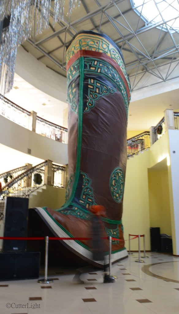 Chinggis leather boot njpg