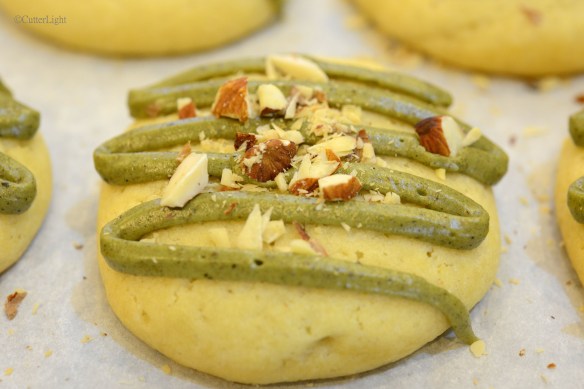 almond matcha tea butter cookies close n