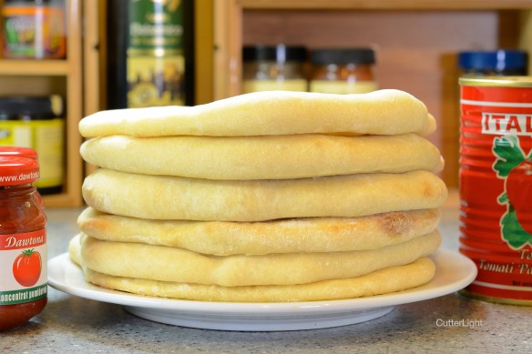 individual pizza crusts n