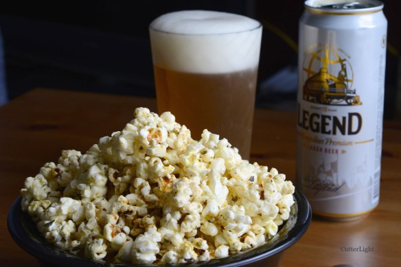 popcorn n admring beer n
