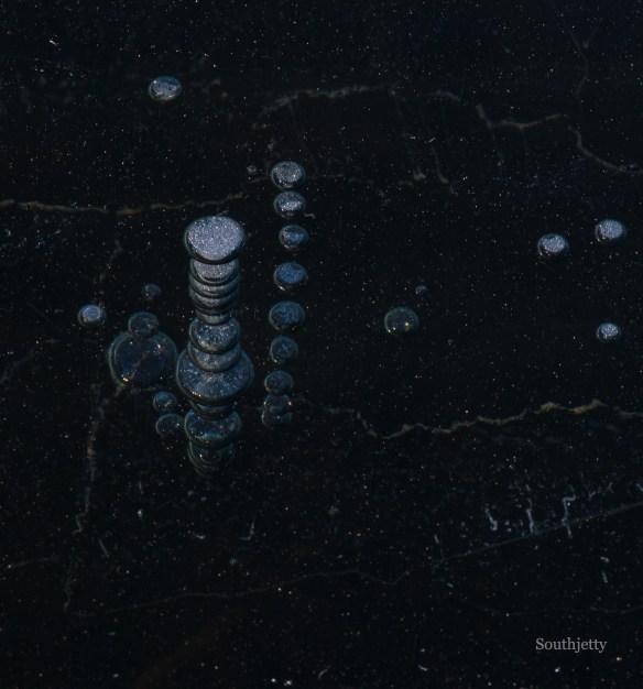 abstract-3-stacked-planets-n